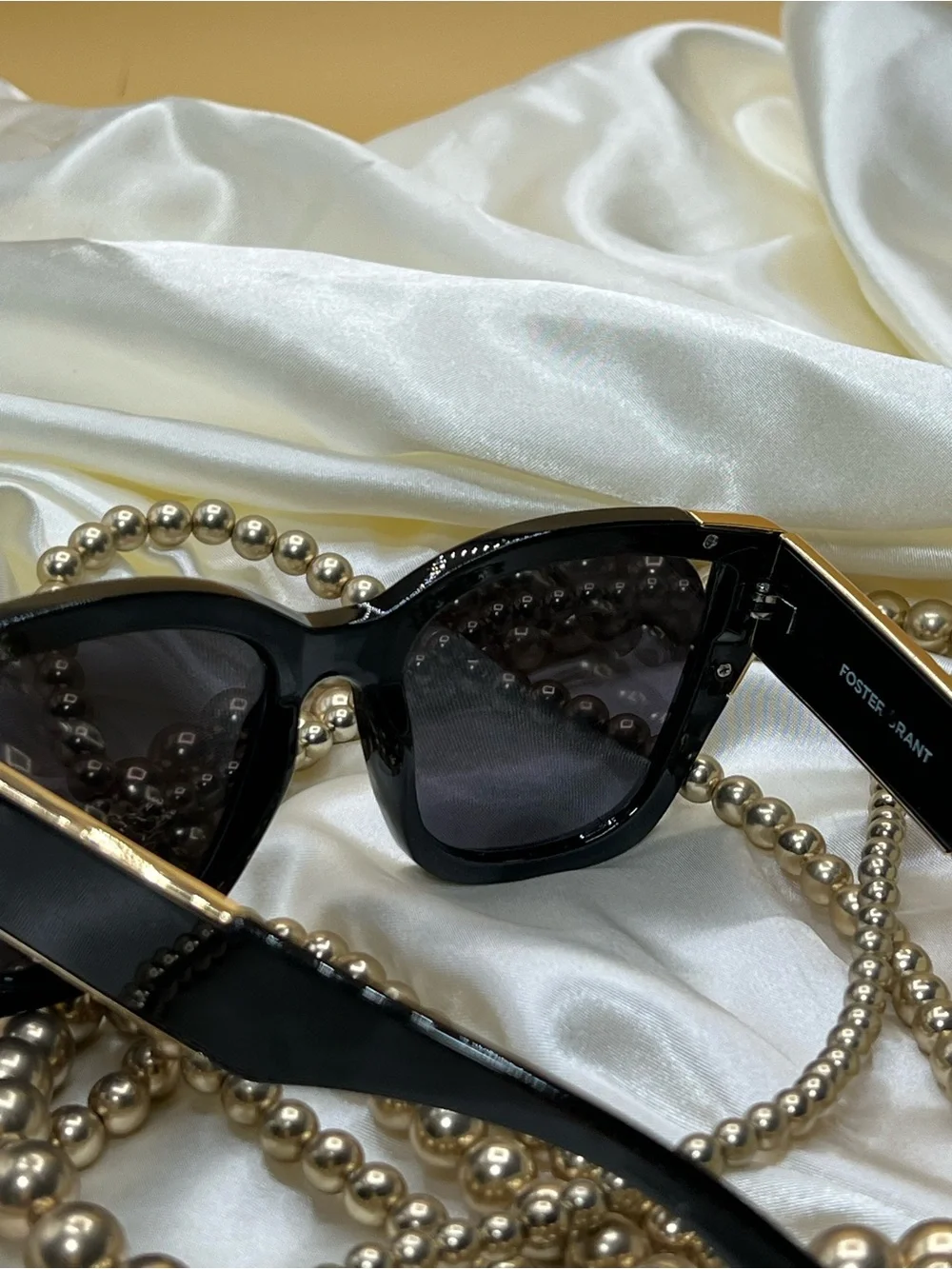 Foster Grant Glossy Black Cat-Eye Sunglasses with Dark Lenses